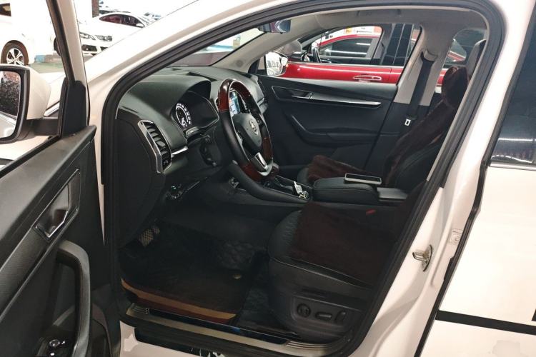 Used Skoda Karoq 2021 TSI280 Luxury Edition Left Front Seat