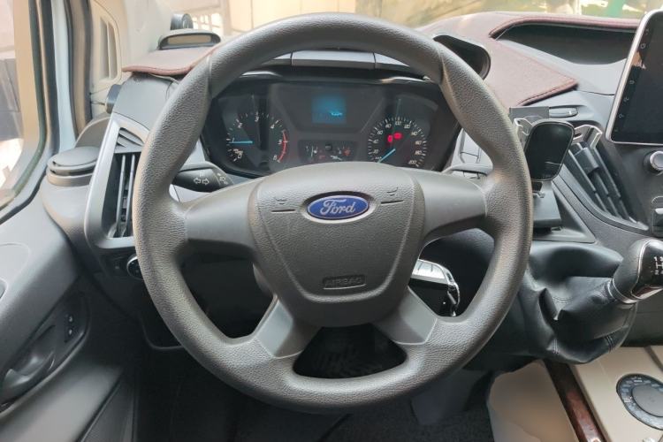 Used Ford Transit 2017 2.0T Diesel Multi-Purpose Commercial Vehicle Mid-Drive Mid-Roof China IV Standard
