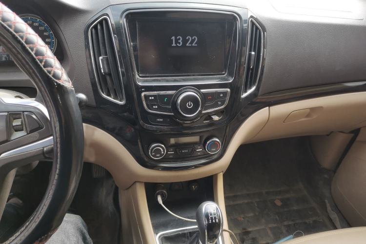 Used Baojun 730 2014 1.5L Manual Luxury Navigation ESP Version 7 Seats