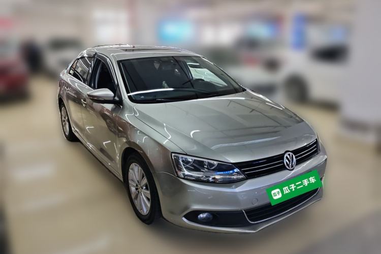 Used Volkswagen Sagitar 2014 Revised Version 1.6L Automatic Leading Edition Front Right 45 Deg