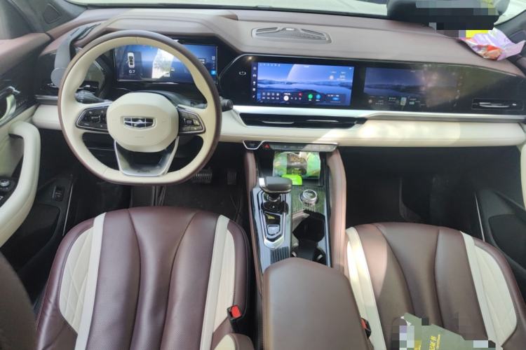 Used Geely Auto Monjaro L 2021 2.0TD DCT EVO Two-Wheel Drive Prestige Version Center Console