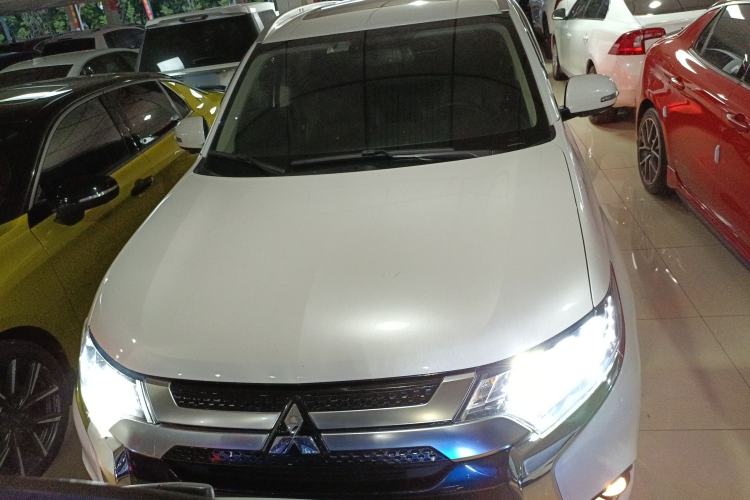 Used Mitsubishi Outlander 2021 2.4L 4x4 Zhi Xiang Edition 7 Seats
