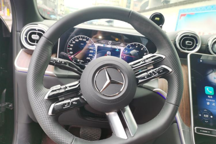 Used Mercedes-Benz GLC 2025 GLC 300 L 4MATIC Dynamic Model 5 Seats Steering Wheel