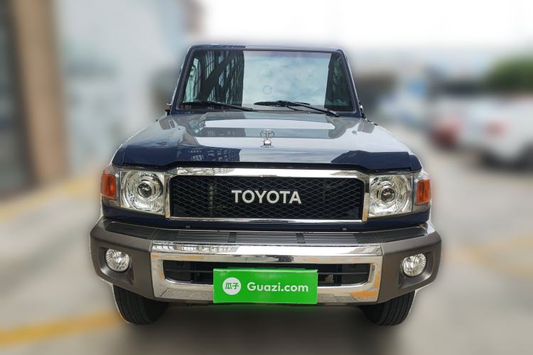 Used Toyota Land Cruiser 2018 4.0L LC76 4-Seater Four-Wheel Drive Middle East Version
