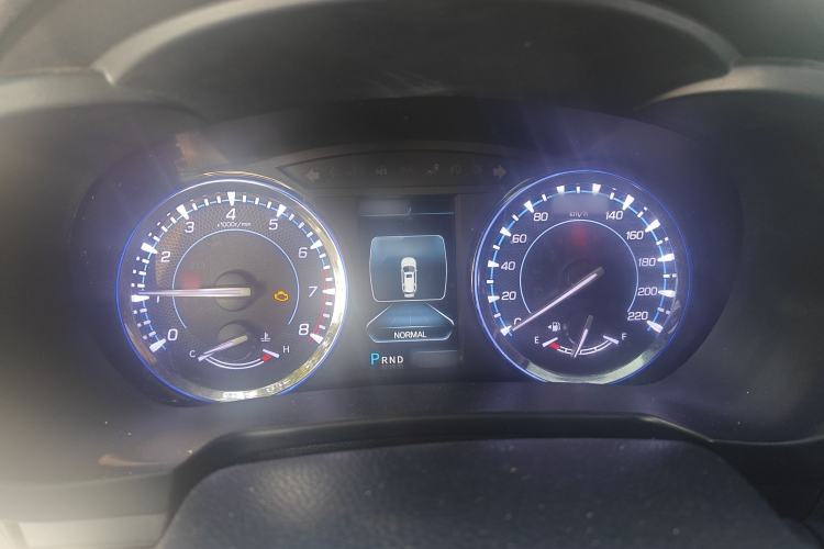 Used Changan CS95 2017 2.0T Two-Wheel Drive Zhituo Edition
