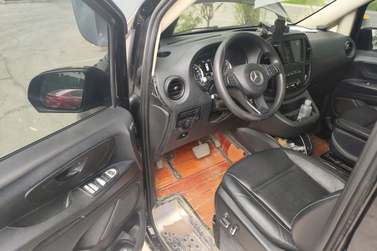 Used Mercedes-Benz Vito 2018 2.0T Elite Version 7 Seats China VI Emission Standard
