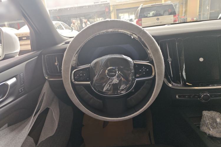 Used Volvo S60 2025 B4 Zhiyuan Luxury Edition