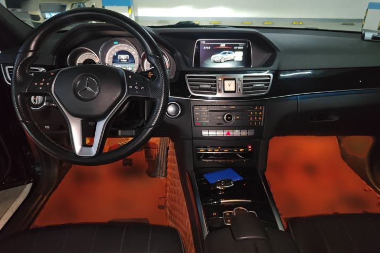 Used Mercedes-Benz E-Class 2015 E 260 L Sport Edition Center Console