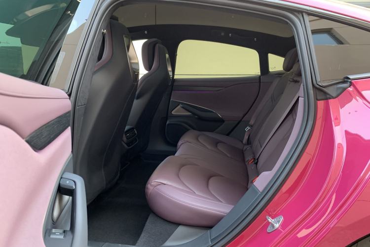 Used Xiaomi Auto SU7 2024 Four-Wheel Drive Ultra-Long Range Advanced Intelligent Driving Max Edition
