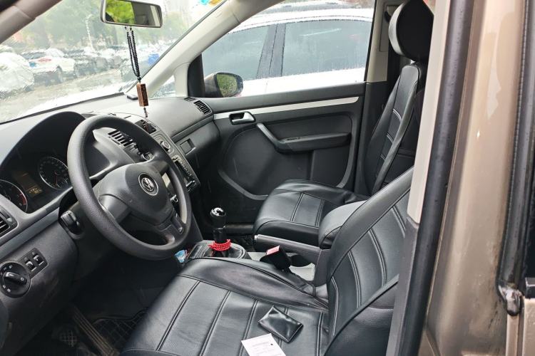 Used Volkswagen Touran 2015 1.4T Manual Fashion Edition 5-Seater Left Front Seat