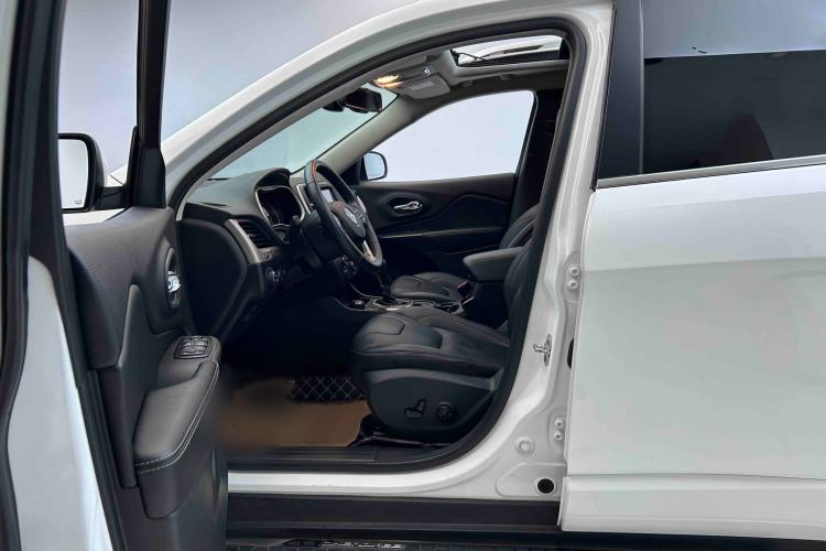 Used Jeep Cherokee 2017 2.4L Superior Edition