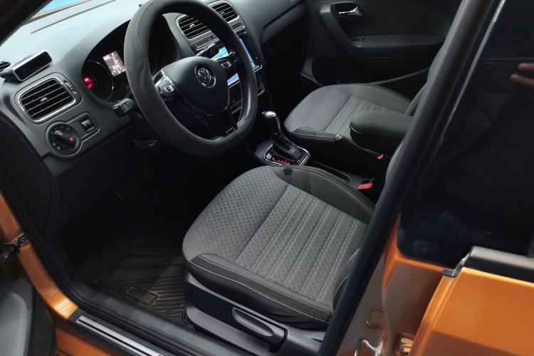 Used Volkswagen Polo 2016 1.6L Cross Polo Automatic Left Front Seat