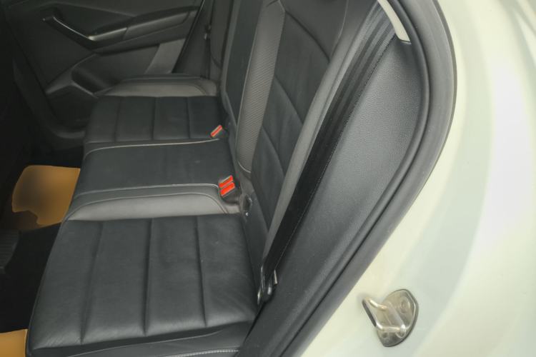 Used Volkswagen T-ROC 2021 280TSI DSG Two-Wheel Drive Comfort Connect Edition