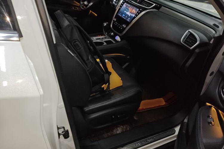 Used Nissan Murano 2021 2.5L XL Two-Wheel Drive Smart Connect Luxury Edition Right Front Seat