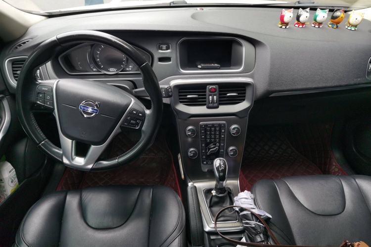 Used Volvo V40 2015 1.6T Zhiya Edition
