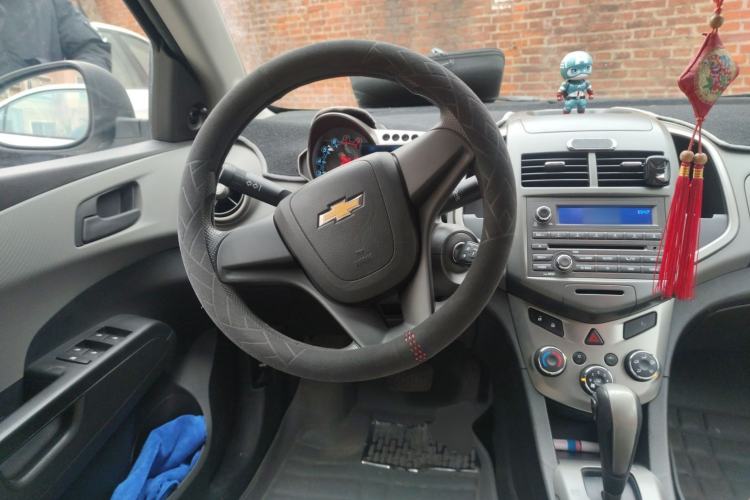 Used Chevrolet Aveo Sonic 2013 Sedan 1.4L Automatic with Sunroof