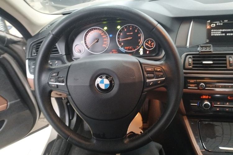 Used BMW 5 Series 2014 520Li Elegant Model
