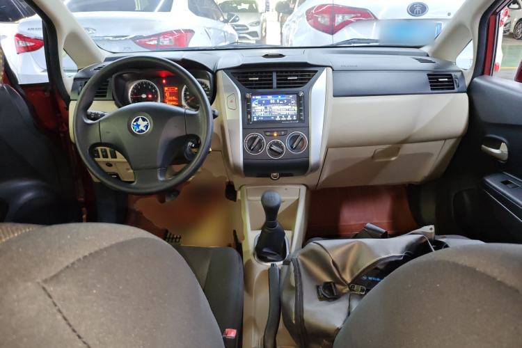 Used Venucia R50 2013 1.6L Manual Fashion Edition
