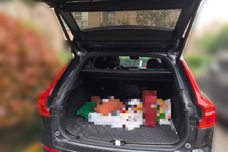 Used Volvo XC60 2024 B5 4x4 Smart Luxury Edition Trunk