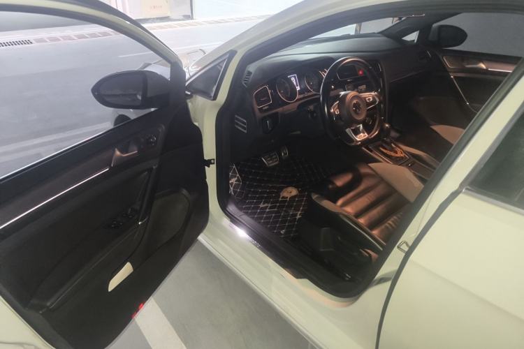 Used Volkswagen Golf 2016 1.4TSI Automatic R-Line
