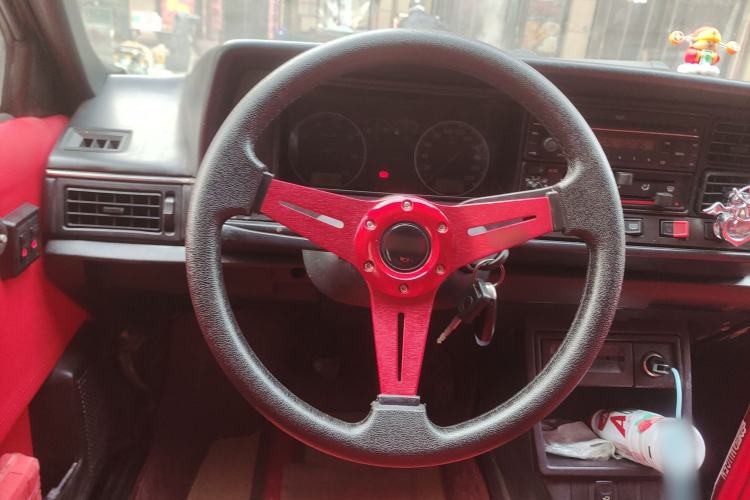 Used Volkswagen Santana Classic 2007 1.8L Jingchang Model Steering Wheel