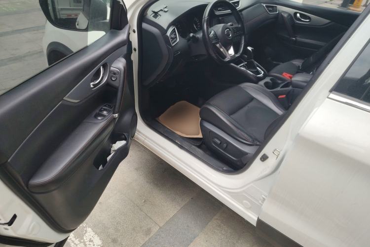 Used Nissan Qashqai 2019 2.0L CVT Luxury Edition Driver Seat