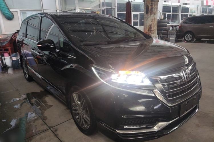 Used Honda Elysion 2019 2.0L Hybrid Luxury Edition Front Right 45 Deg