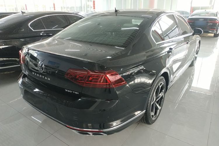 Used Volkswagen Magotan 2023 2 Million Units Commemorative Edition 330TSI DSG Luxury Version Rear Right 45 Deg