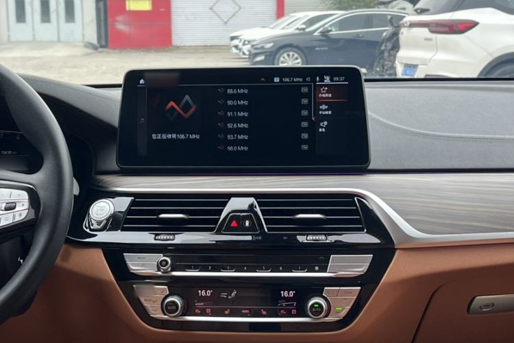 Used BMW 6 Series GT 2021 Updated 630i Luxury Design Package Interior 3