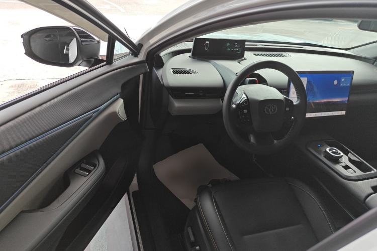 Used Toyota bZ5 2025 Model 550 PRO