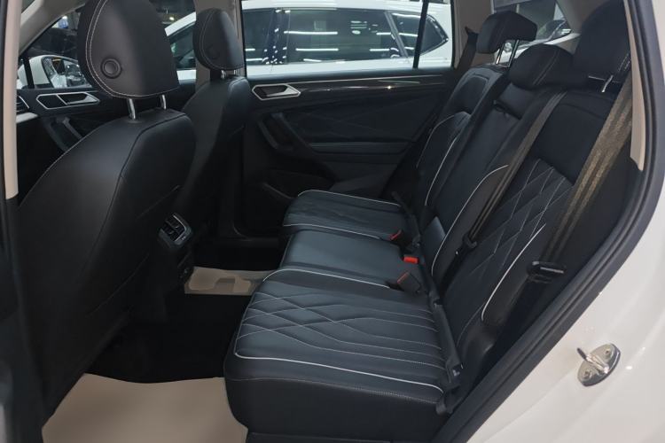 Used Volkswagen Tiguan L 2024 Outstanding Model 330TSI Automatic Two-Wheel Drive R-Line Dragon Glory Edition
