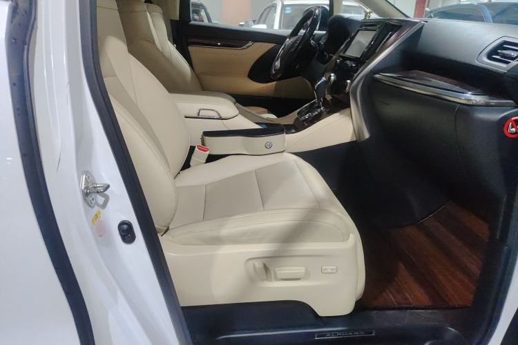 Used Toyota Alphard 2015 3.5L Luxury Edition
