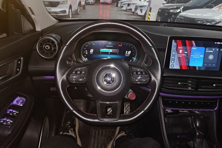 Used MG HS 2018 30T Automatic Two-Wheel Drive Trophy Edition—High-Octane V-Model Steering Wheel