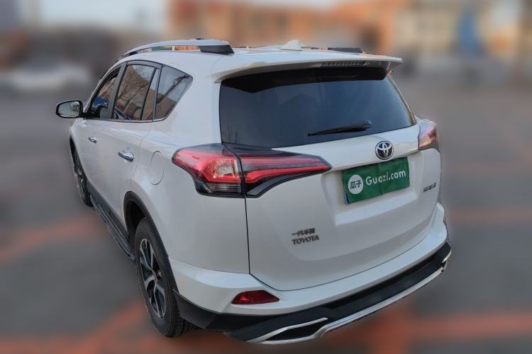 Used Toyota RAV4 2016 2.0L CVT Two-Wheel Drive Fashion Edition China V Standard