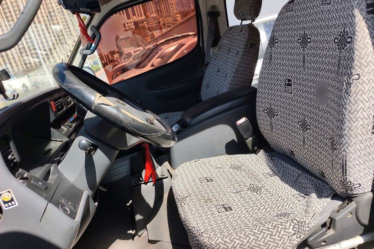 Used Jinbei Hiace 2011 2.5T Fifth-Generation Entrepreneur Edition Luxury Version YC4FB90-36