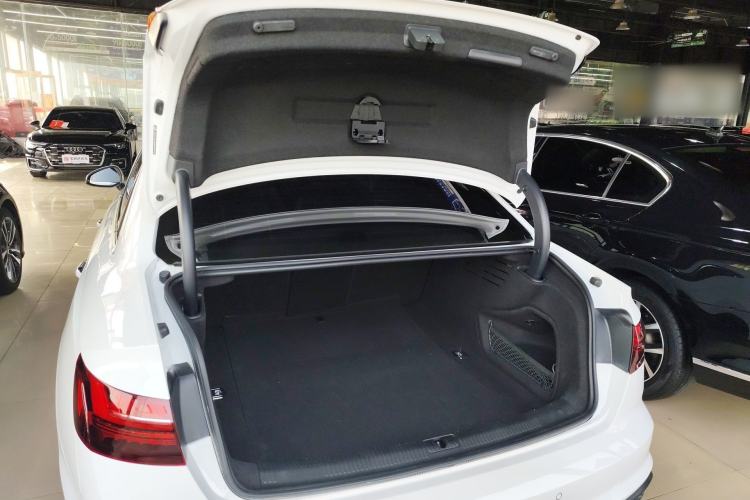 Used Audi A4L 2022 40 TFSI Stylish and Elegant Edition Trunk