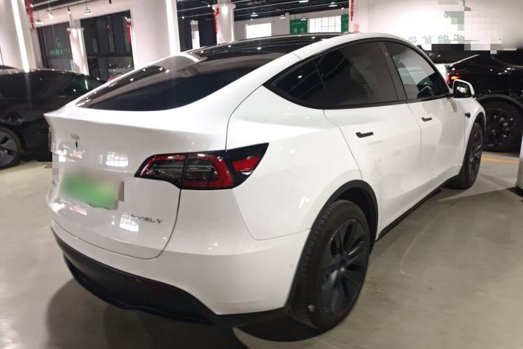 Used Tesla Model Y 2023 Long-Range All-Wheel-Drive Version
