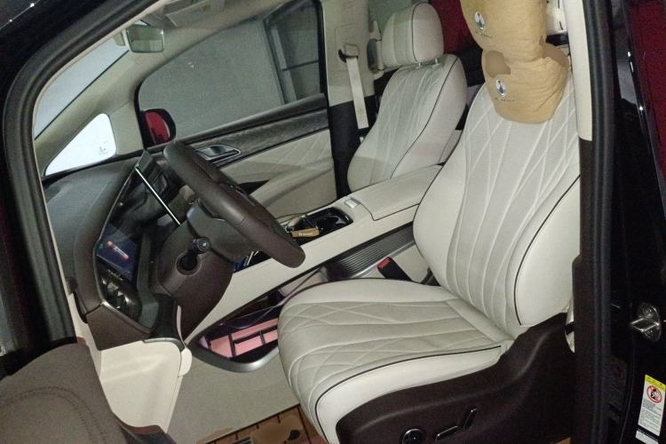 Used Denza D9 2024 DM-i 1050 Luxury Model Left Front Seat