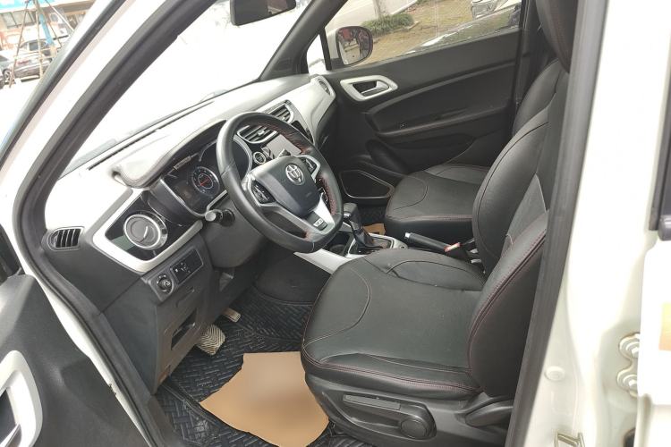 Used Brilliance V3 2015 1.5T Automatic Flagship Model Left Front Seat