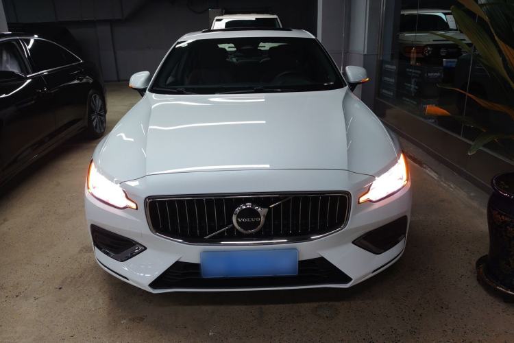 Used Volvo S60 2024 B4 Zhiyi Luxury Edition
