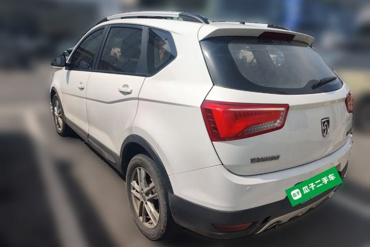 Used Baojun 560 2015 1.8L manual Comfort trim level
