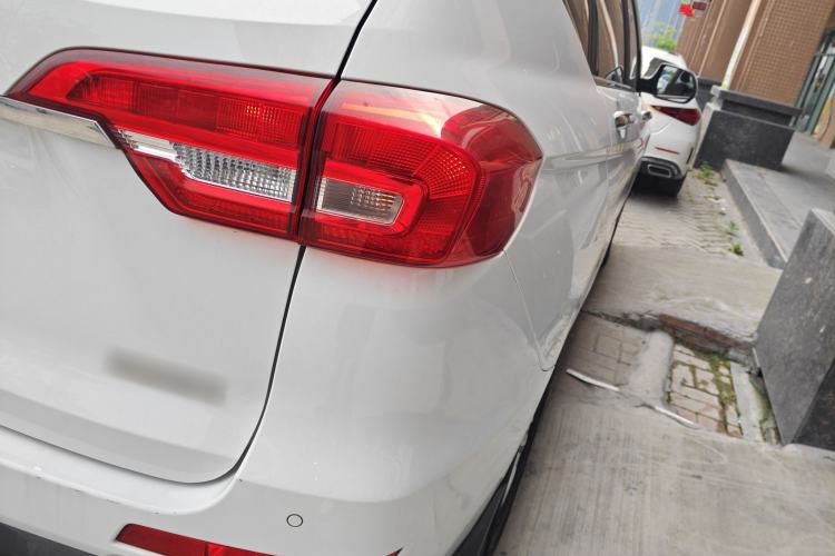 Used Haval M6 2019 1.5T Manual Two-Wheel Drive Urban Version China VI Standard
