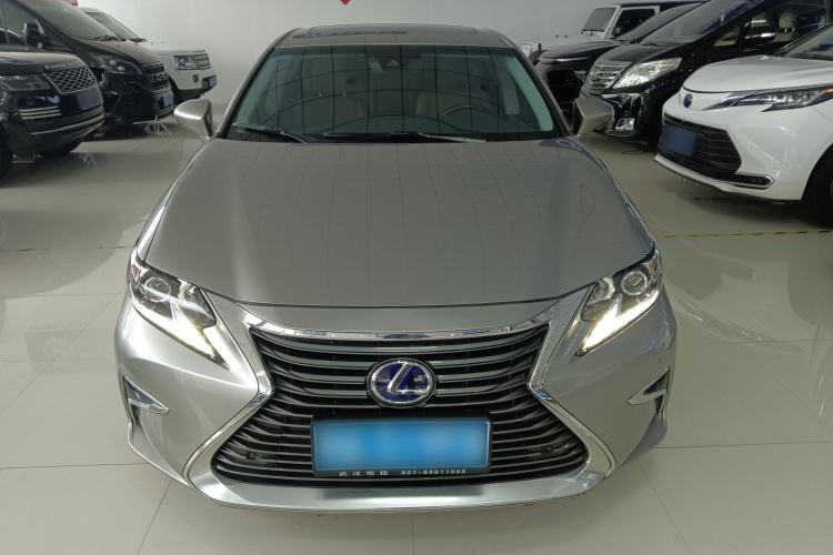 Used Lexus ES 2015 300h Comfort Edition
