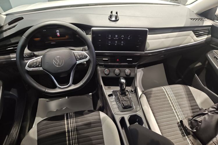 Used Volkswagen Bora 2023 200TSI DSG Comfort Edition Center Console