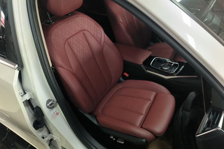 Used BMW 3 Series 2023 320Li M Sport Package Right Front Seat