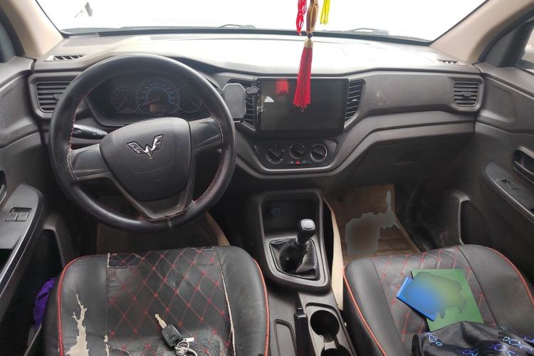 Used Wuling Hongguang V 2019 1.5L Enjoyment Version China VI LAR