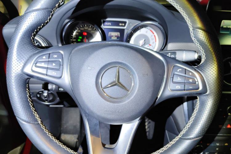 Used Mercedes-Benz GLA 2016 GLA 200 Fashion Model Steering Wheel