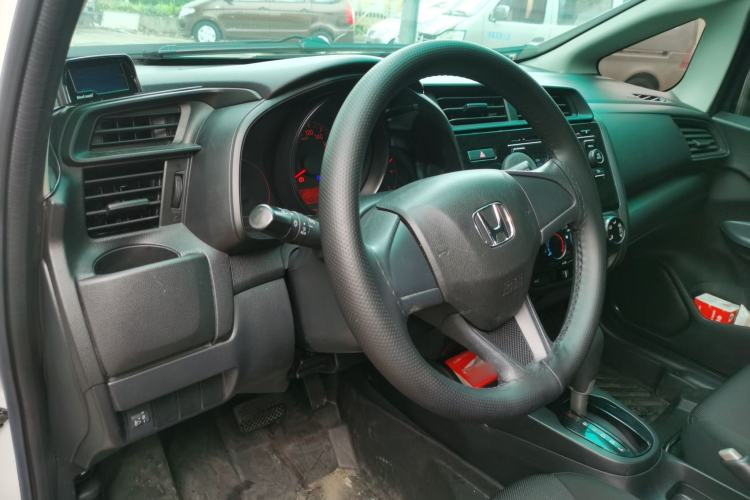 Used Honda Fit 2018 1.5L CVT Comfort Sunroof Version Center Console