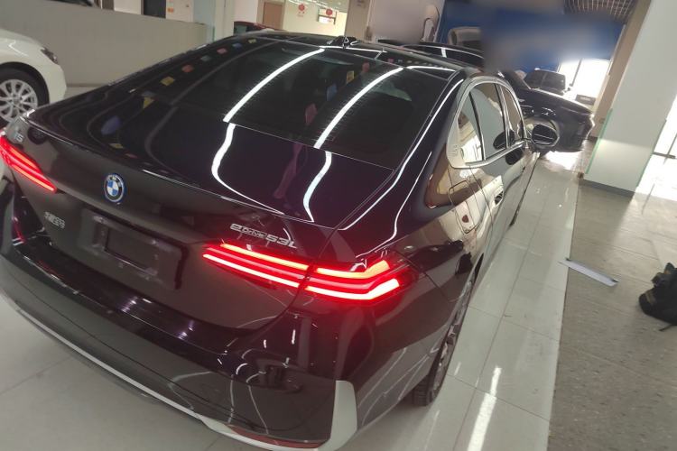 Used BMW i5 2024 eDrive 35L Luxury Package
