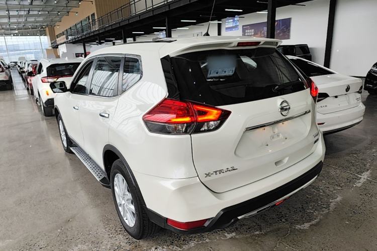 Used Nissan X-Trail 2017 2.0L CVT Comfort Edition 2WD Rear Left 45 Deg